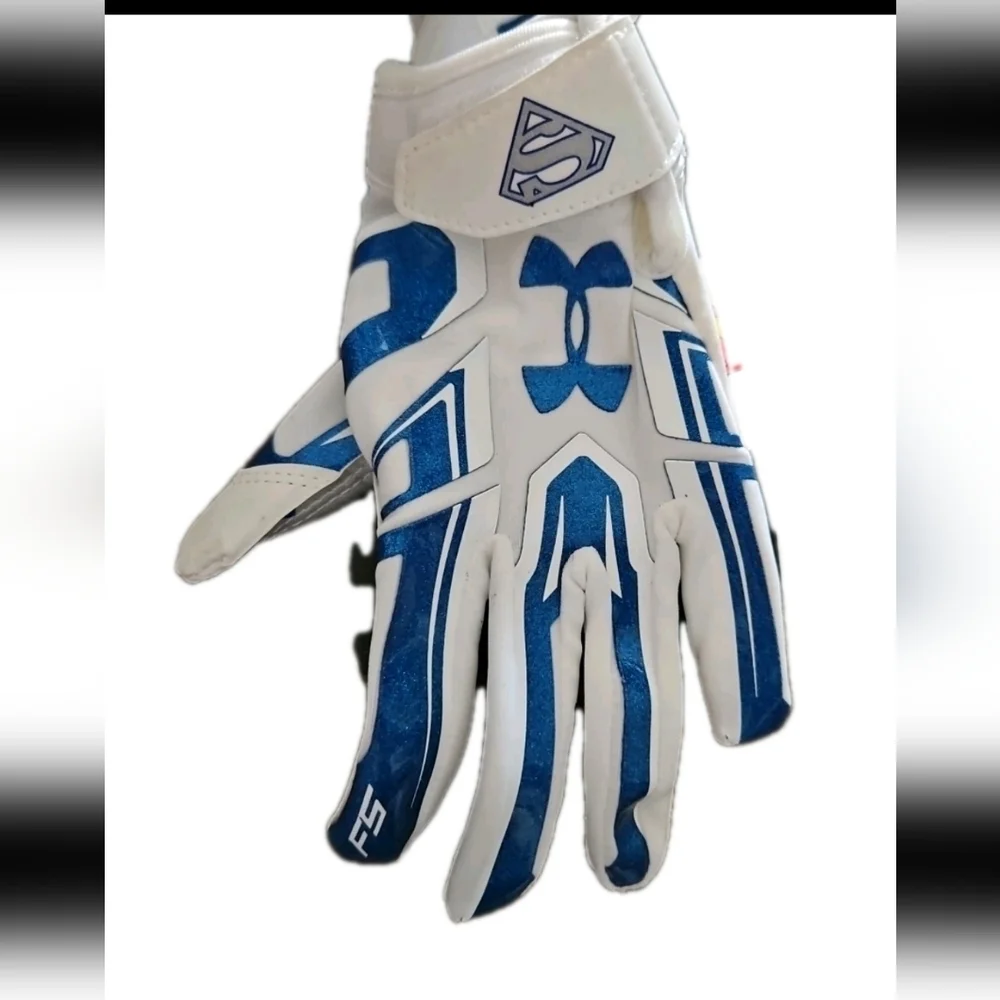 Under Armour Boys Football UA Boys F5 Alter Ego Superman Football Gloves M